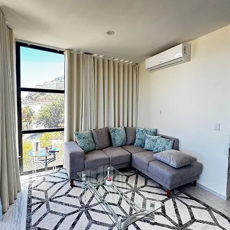 Condo Only 5 Minutes To Downtown With Beautiful View !